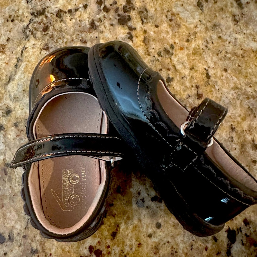 See Kai Run Brand Maryjane Toddler girls size 7 dress shoe.